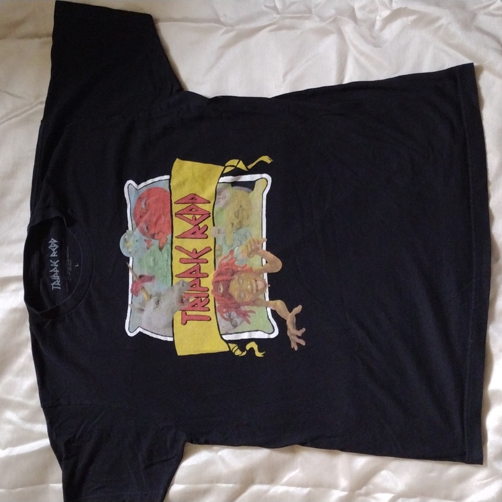 Trippie redd large T-shirt with unicorn Moon and trippy red on front🍄 perfect